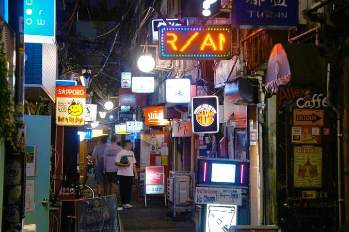 Shinjuku Izakaya Night Hopping Tour — photo 10