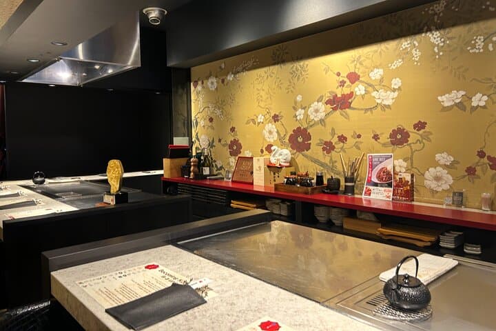 Osaka Kobe Beef Teppanyaki Experience with Guide — photo 2