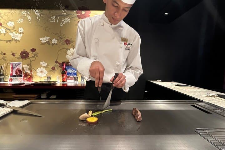 Osaka Kobe Beef Teppanyaki Experience with Guide