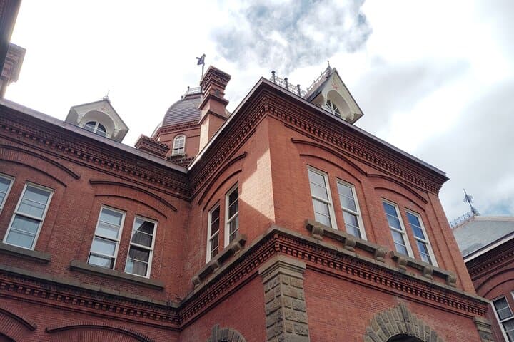 Sapporo: Explore the Historic Red Brick Government Office — photo 6