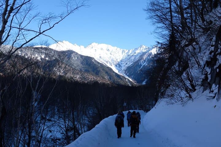 Japan Alps Kamikochi Taisho Pond Snowshoe Trekking Tour — photo 3