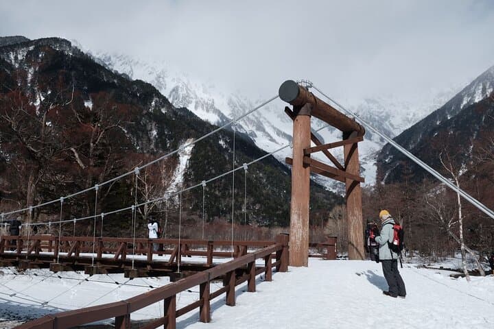 Japan Alps Kamikochi and Norikura Custom Snowshoe Trekking Tour — photo 2