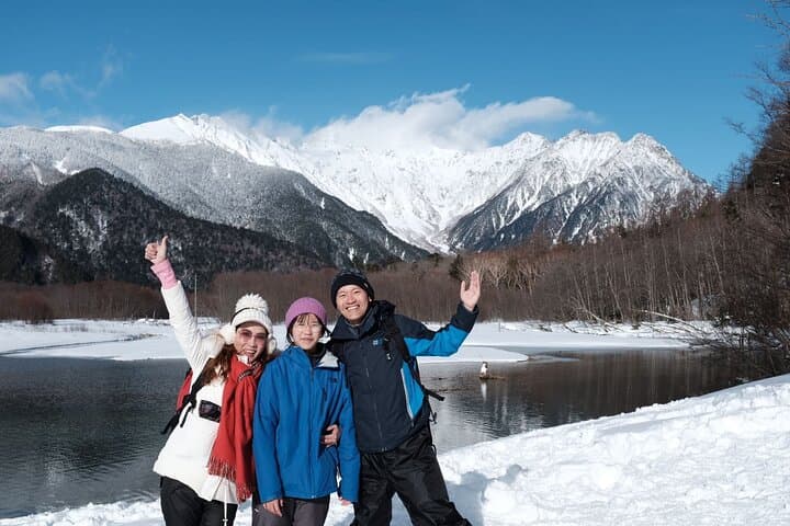 Japan Alps Kamikochi and Norikura Custom Snowshoe Trekking Tour — photo 3