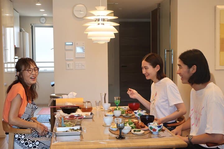 Authentic Japanese Cooking Class DE with a Local in Tokyo — photo 1