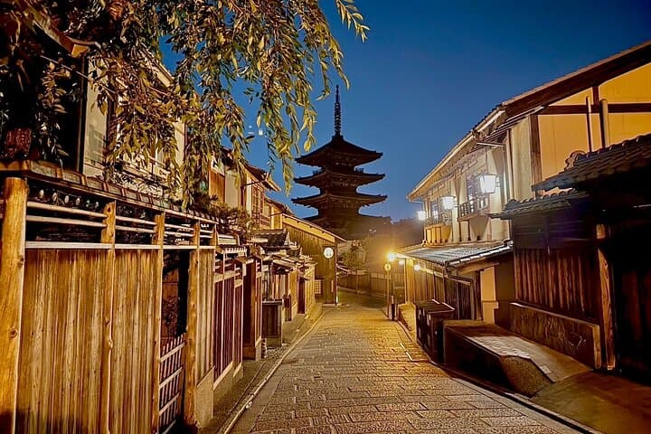 Quiet Kyoto: Morning Shrine Walk & Authentic Japanese Breakfast — photo 1