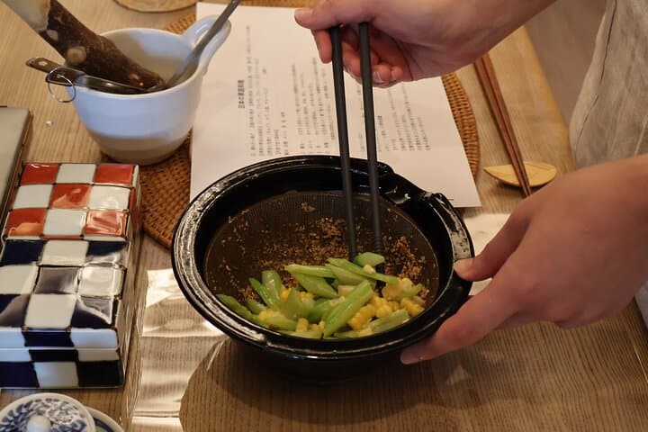 Authentic Japanese Cooking Class DE with a Local in Tokyo — photo 13