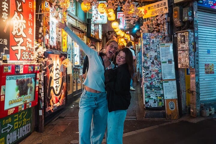 Shinjuku Bar and Izakaya Hopping with Drinks and Dinner — photo 3