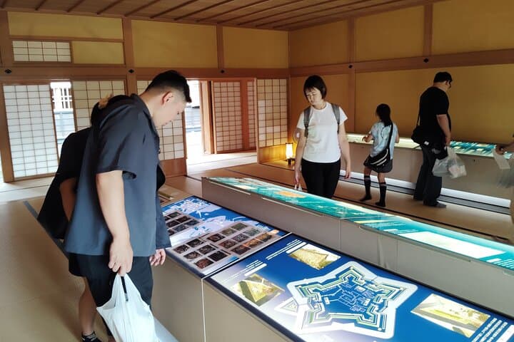 Hakodate: Goryokaku Star Fort & Tower Guided History Tour — photo 8