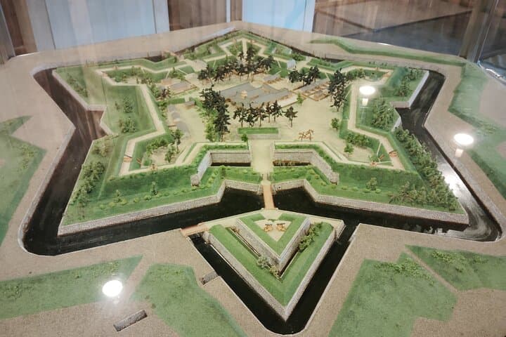 Hakodate: Goryokaku Star Fort & Tower Guided History Tour — photo 12