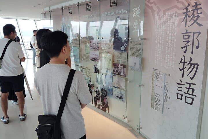 Hakodate: Goryokaku Star Fort & Tower Guided History Tour — photo 15