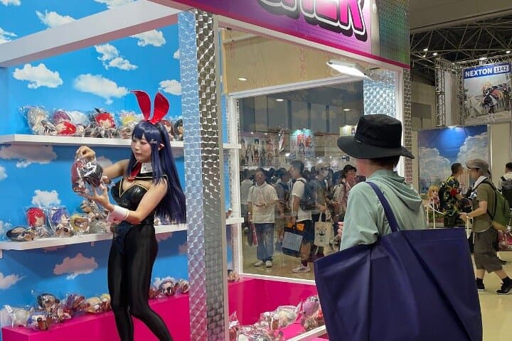 Comic Market 2025 Tour with Interpreter with Spa and Fine Dining — photo 2