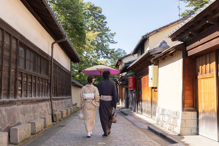 Kanazawa Private Tour with Professional Photographer