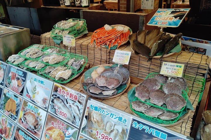 Hakodate: Morning Market Tour with Seafood Tasting Options — photo 14