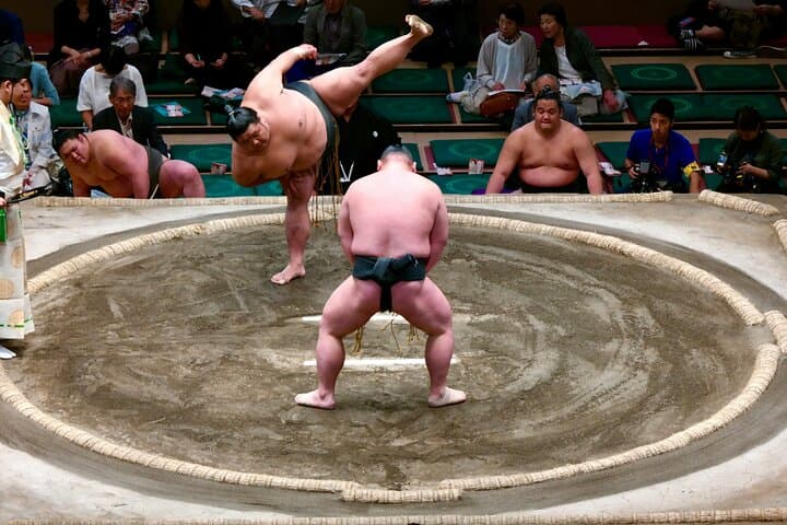 Official Sumo Tournament Ticket with Guided Experience in Tokyo — photo 7