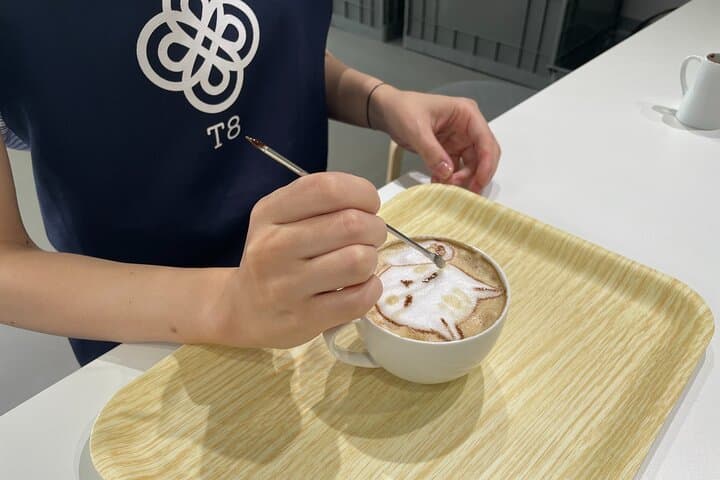 Create Your Own Latte Art at a Japanese Café — photo 4