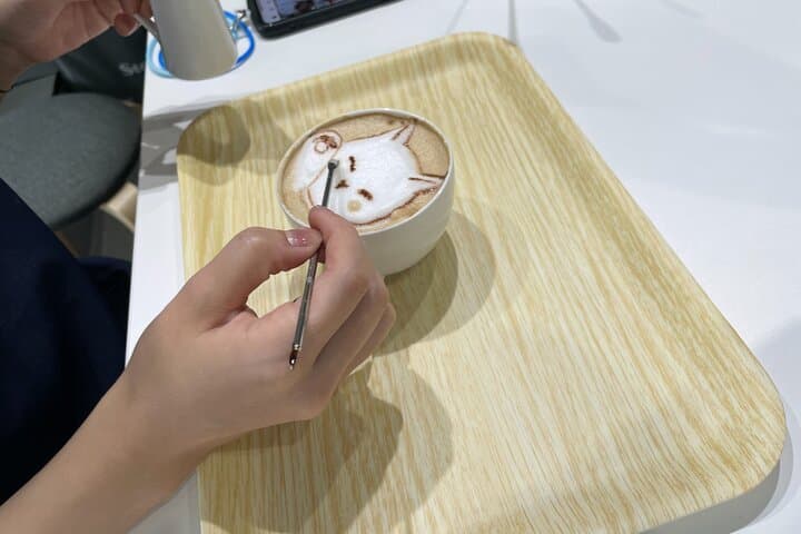 Create Your Own Latte Art at a Japanese Café — photo 7