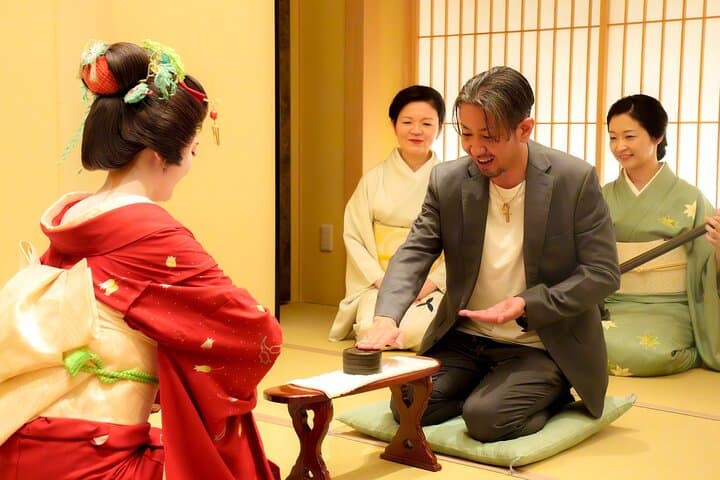 Asakusa 3hr Guided Tour & 1hr Geisha Matcha Experience