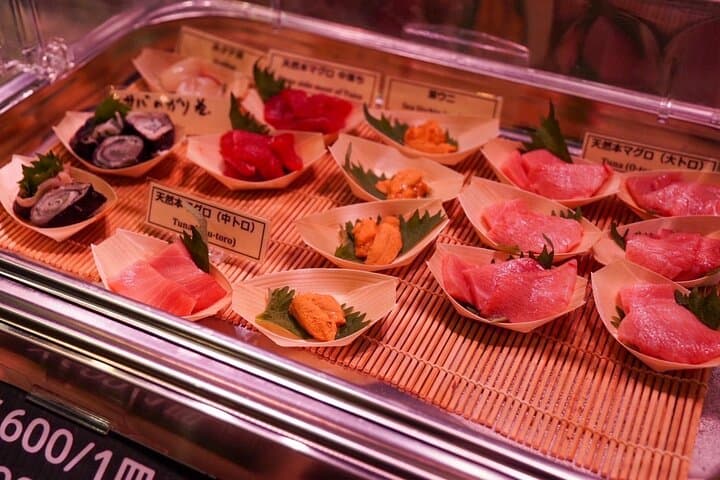 Tokyo: Private Tsukiji Street Food & Sake with Local Guide — photo 4