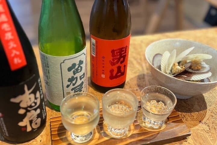 Tokyo: Private Tsukiji Street Food & Sake with Local Guide — photo 5