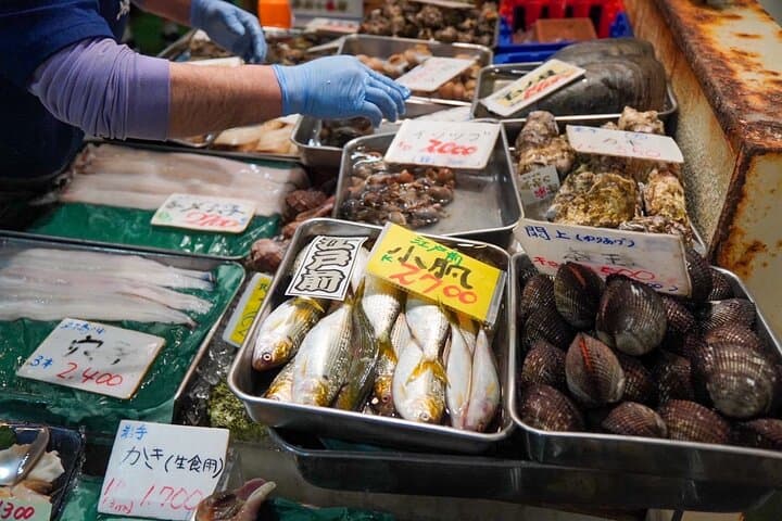 Tokyo: Private Tsukiji Street Food & Sake with Local Guide — photo 13