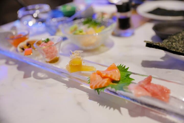 Cherry Blossom &Sushi Making Experience in Shinjuku — photo 9