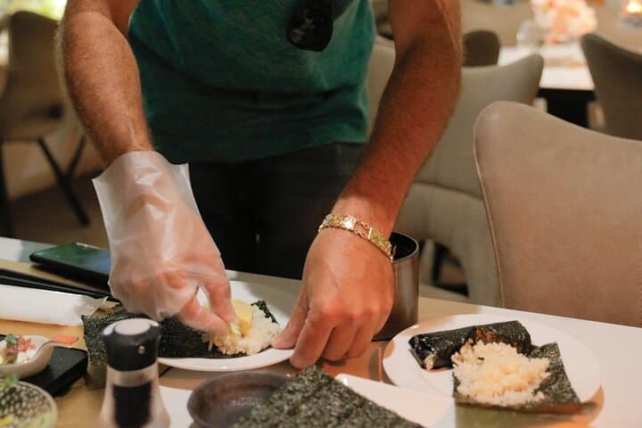 Cherry Blossom &Sushi Making Experience in Shinjuku — photo 11