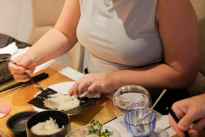 Cherry Blossom &Sushi Making Experience in Shinjuku — photo 7
