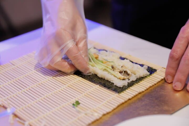 Cherry Blossom &Sushi Making Experience in Shinjuku — photo 6