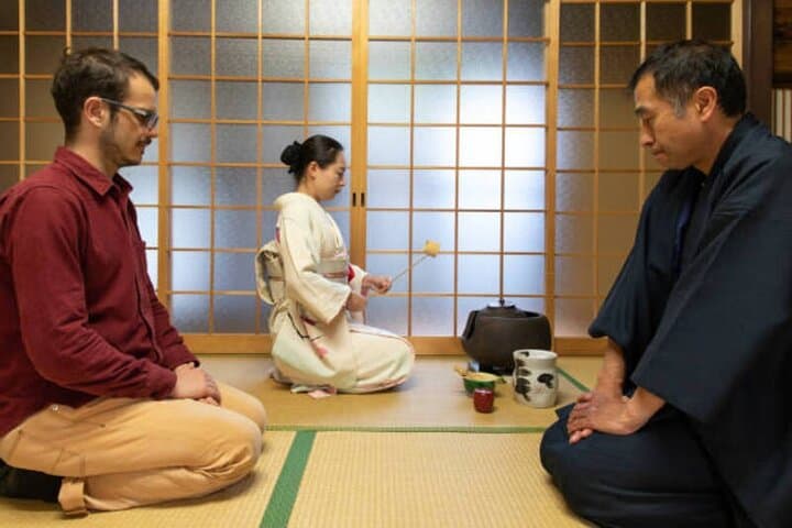 Walk Kyoto in Kimono Guided Cultural Tour with Tea Experience — photo 12
