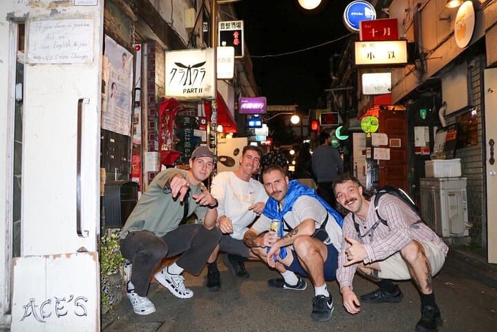 Tokyo: Private Shinjuku Tour - Golden Gai, Unlimited Sake — photo 16