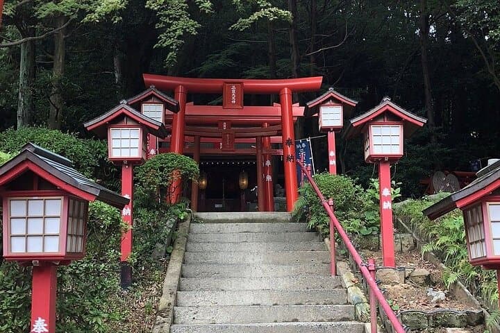 Mojiko, Karato Market, Kokura Castle & Miyajidake Shrine Day Tour — photo 9