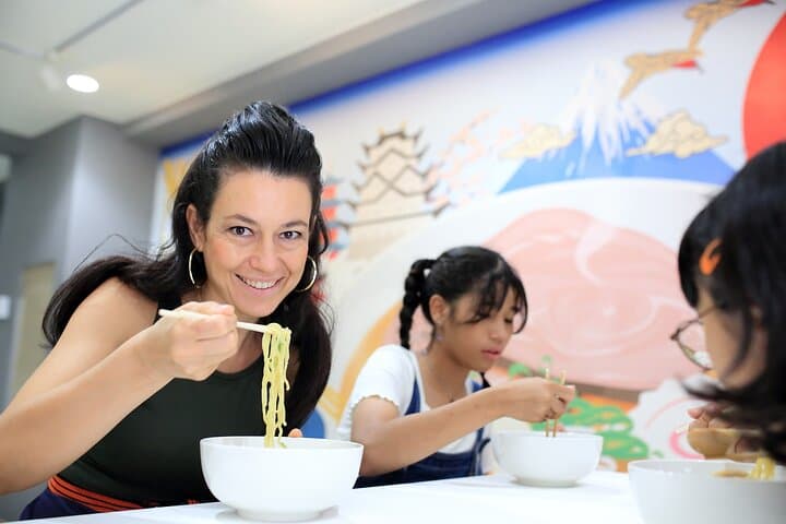 Ramen-Making Experience in the Osaka Castle Area with Souvenir — photo 10