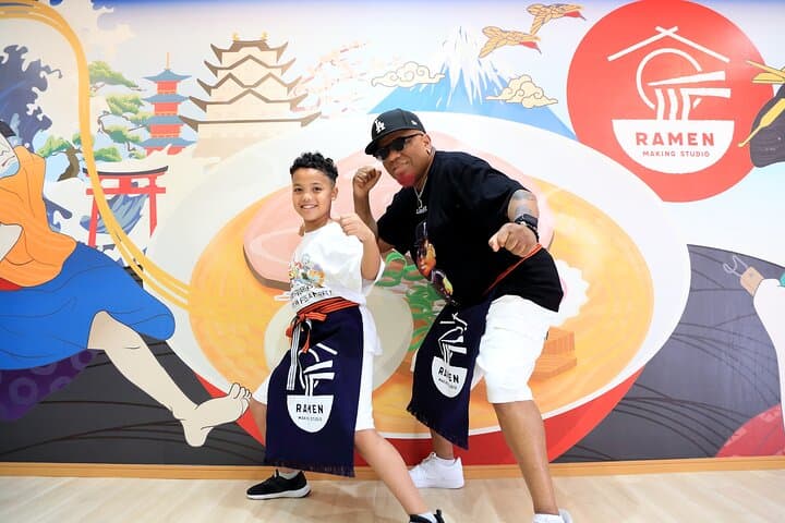 Ramen-Making Experience in the Osaka Castle Area with Souvenir — photo 11