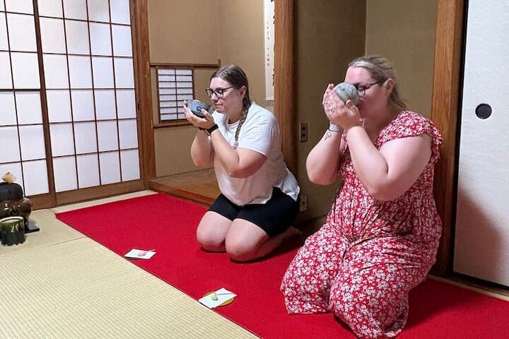 Shibuya Authentic Tea Ceremony with experienced instructor — photo 17