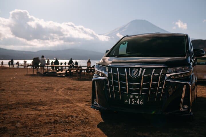 Mt. Fuji Scenic Lakes and Oshino Hakkai Private Tour — photo 1