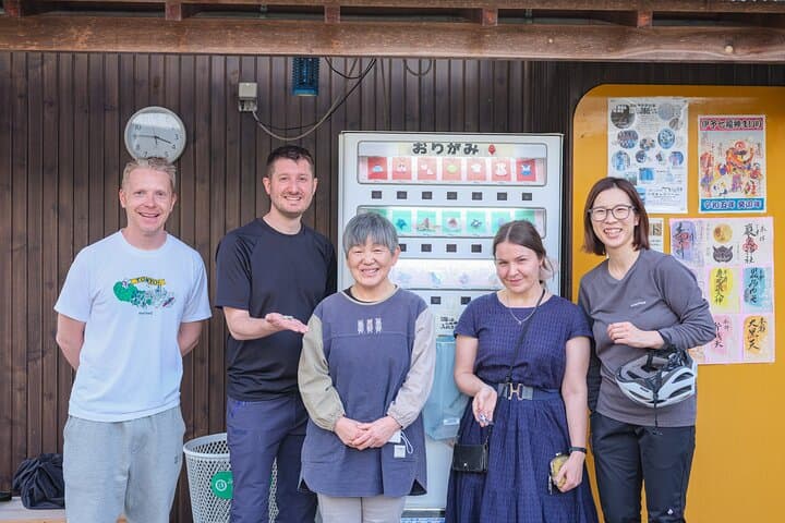Local Washi and Paper Craft Cycling Tour in Uchiko Town — photo 3