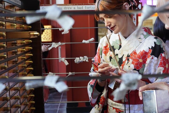Gourmet & Sightseeing Tour with Photoshoot in Asakusa, Tokyo — photo 1