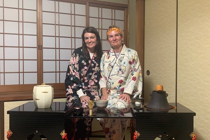 Kyoto :Tea Ceremony in 150 Years Townhouse with Tables and Chairs — photo 15