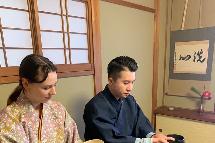 Kyoto :Tea Ceremony in 150 Years Townhouse with Tables and Chairs — photo 12