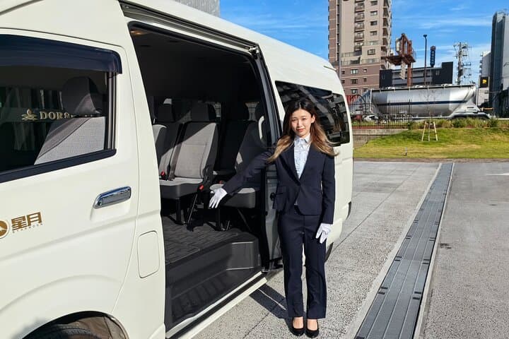 10 Seats Van Transfer from Kansai Airport to Osaka City Hotels — photo 5