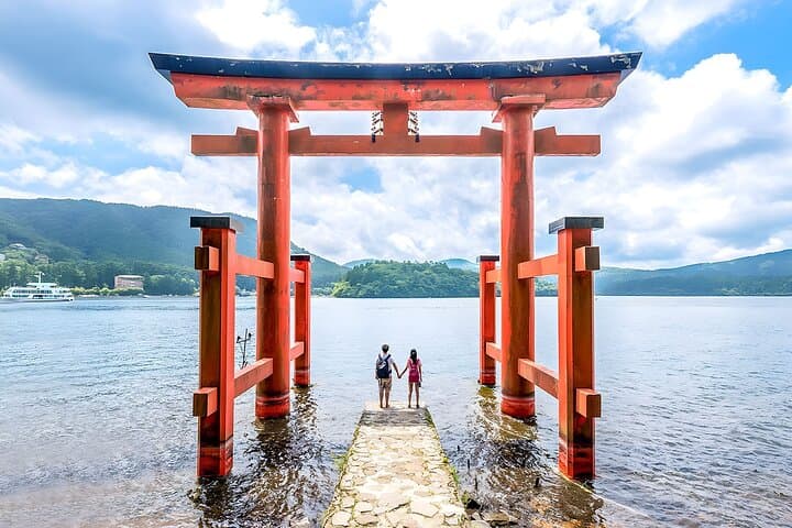 Hakone & Mount Fuji Day Trip:Lake Ashi Torii Gate & Oshino Hakkai — photo 1