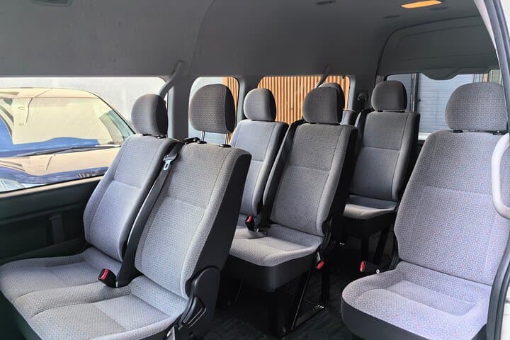 10 Seats Van Transfer from Kansai Airport to Osaka City Hotels — photo 3