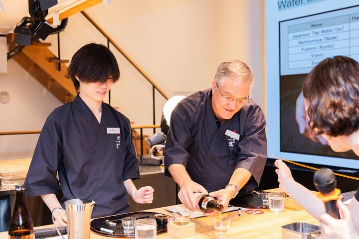 Japanese Sake Tasting & Wagyu Sukiyaki Cooking Class in Tokyo — photo 10