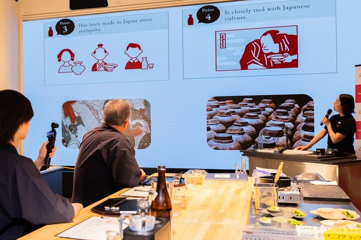Japanese Sake Tasting & Wagyu Sukiyaki Cooking Class in Tokyo — photo 20