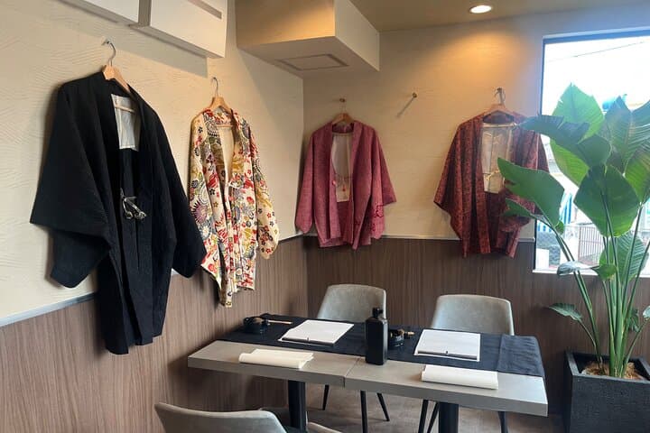 Japanese Calligraphy in Kyoto with a Kimono Haori — photo 9
