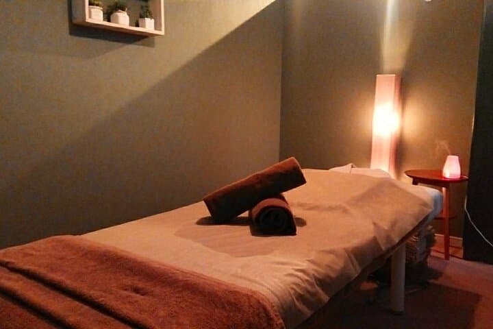90 Minutes Foot and Oil Massage with Japanese Healing — photo 2