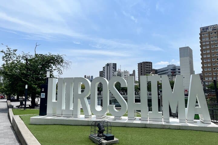 Hiroshima Walking Tour with a Local Buddy — photo 2