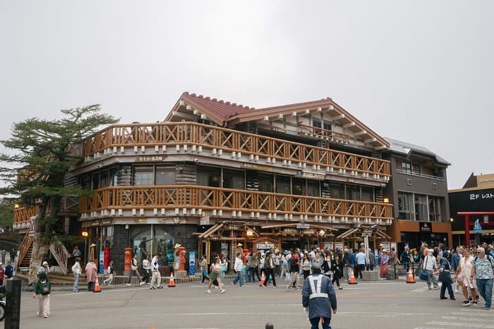 Hakone & Mount Fuji Day Trip:Lake Ashi Torii Gate & Oshino Hakkai — photo 4