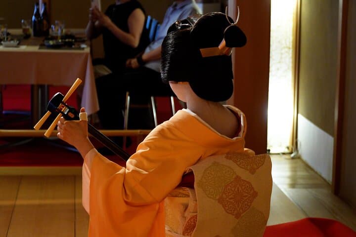 Authentic Maiko Experience＆Kyoto Lunch (Free drink) at Noh Stage — photo 4