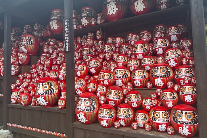 Osaka: Katsuo-ji Temple with Hundreds of Daruma Figures — photo 13